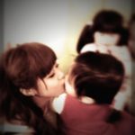 Picture of Gaki-san kissing someone on the lips!!!